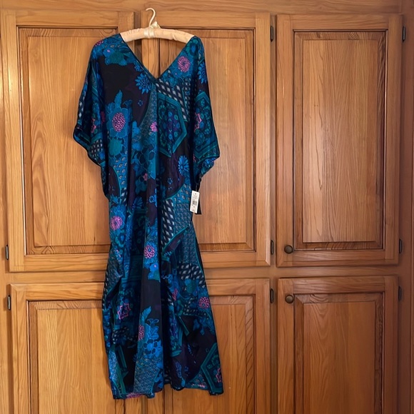 Natori Empress Caftan - Picture 3 of 8